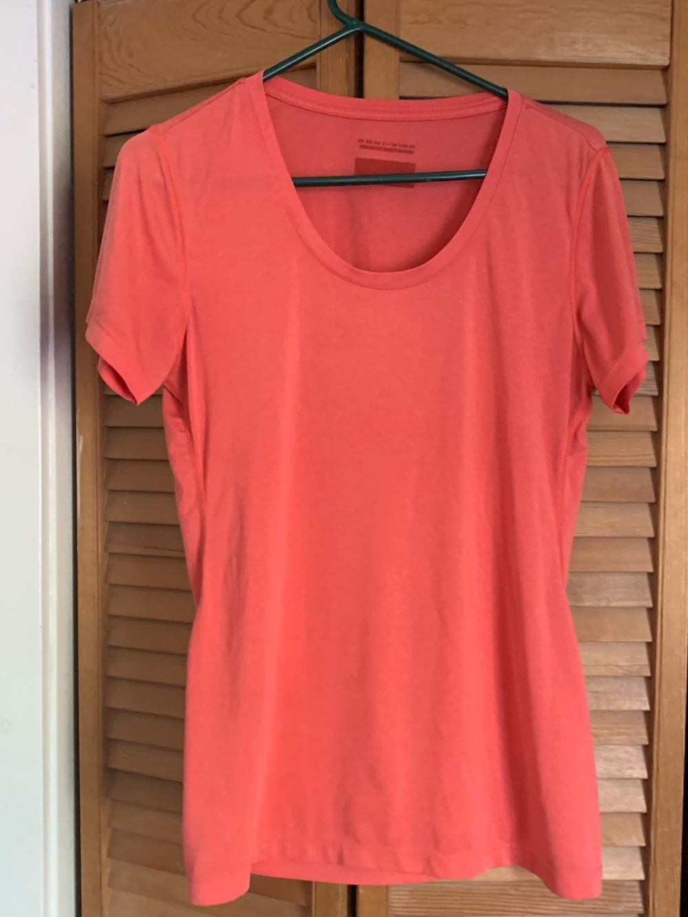 Columbia omni wick Coral Scoop Neck Short Sleeve Tee sz S